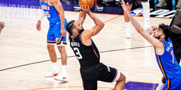 乐鱼体育登录入口-丑陋的胜利！雷霆3-0太阳，拿到赛点，亚历山大42分，布克遭暗算