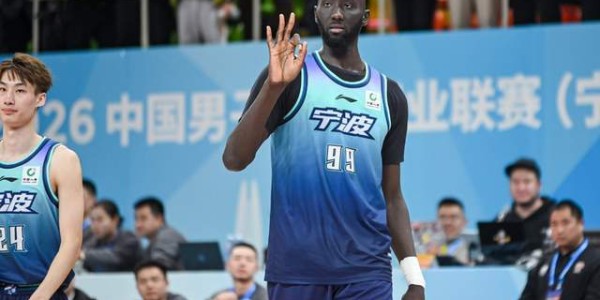 乐鱼体育官方入口-CBA排名又乱了！上海提前锁定常规赛冠军，广东斩杀广厦重返第三