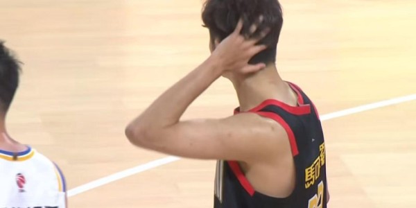 乐鱼体育app下载-场均17+6+3！王浩然正式打成CBA第一锋线，广东队买不起了！