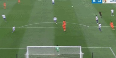 泰山半场0-2！媒体人集体开炮：表现拙劣，挨骂也活该