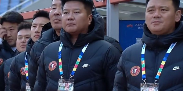 乐鱼体育app下载-中超3队喜提2连胜，4队全败！李昊11次扑救尽力了，郑智帅位动摇
